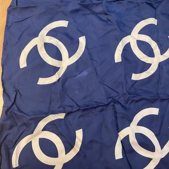 Chanel Silk Scarf 45 - Picture 3 of 6
